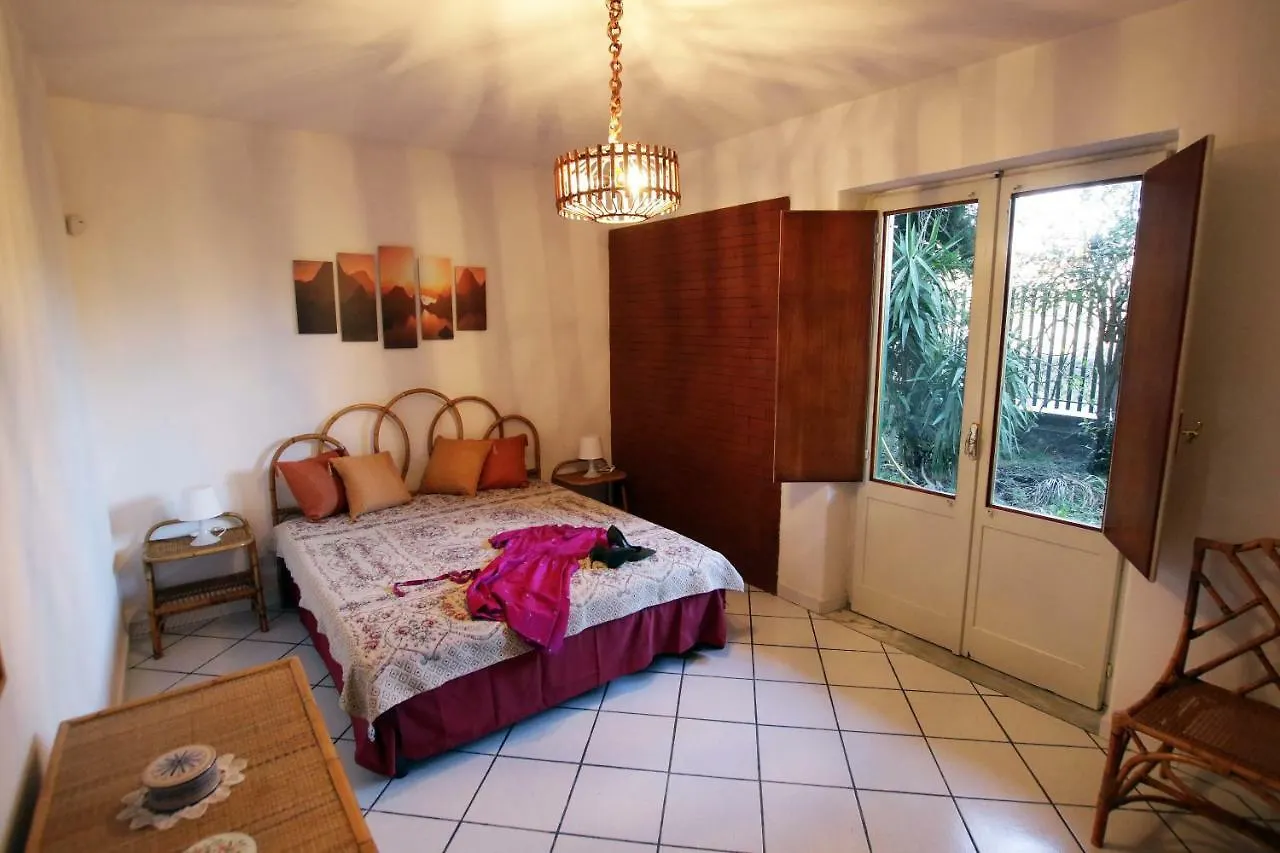 Chalet Villa Fini Fleri Italia